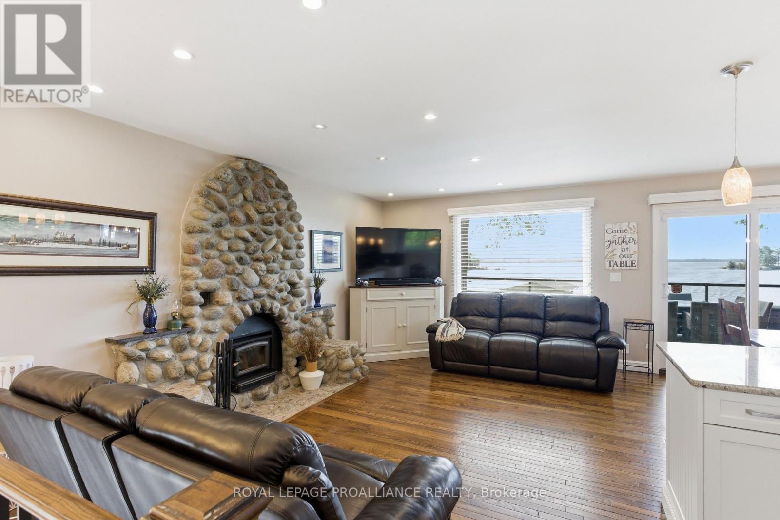 23 MOON ROAD