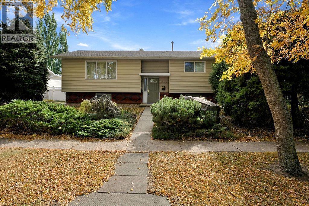 5907 43 AVENUE, CAMROSE, AB T4V 0A5 - Image 139130444.jpeg?d=l