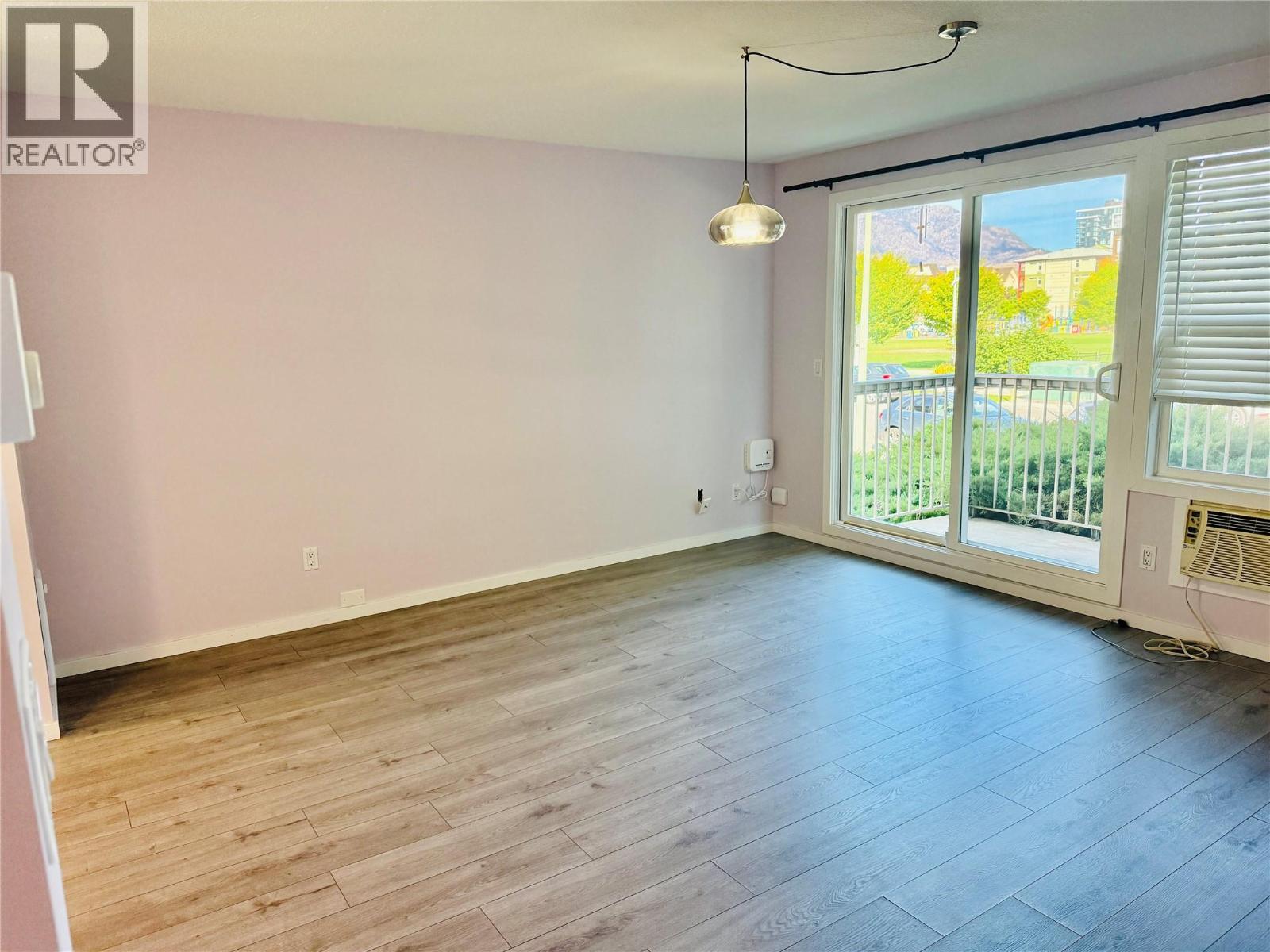625 Rowcliffe Avenue Unit# 101