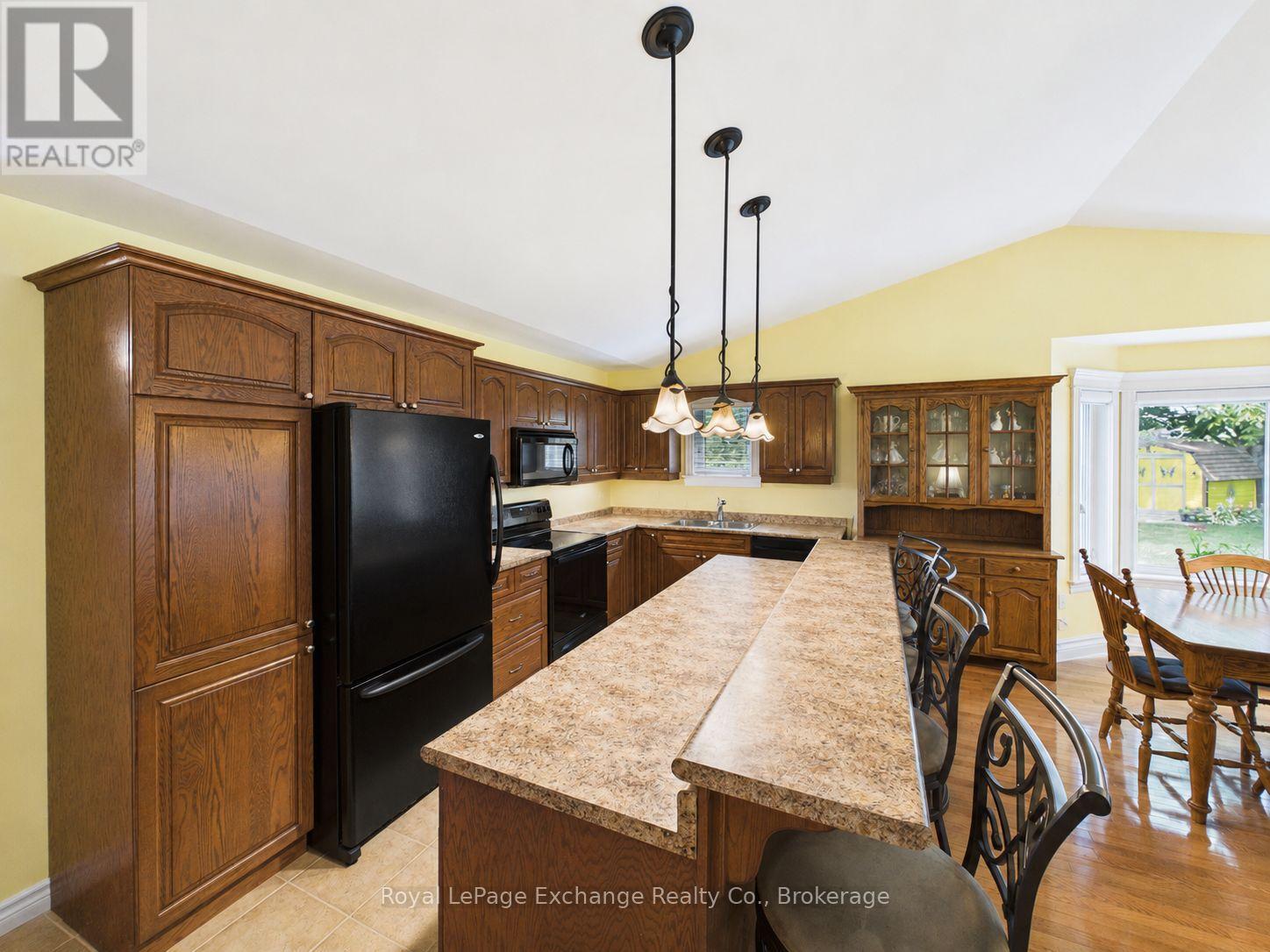651 PIPERS COURT