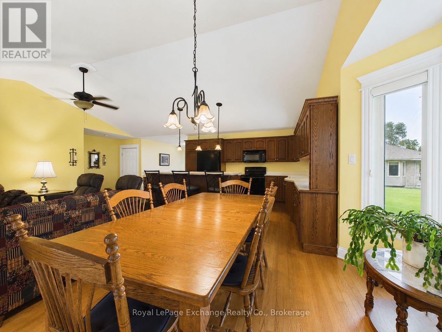 651 PIPERS COURT