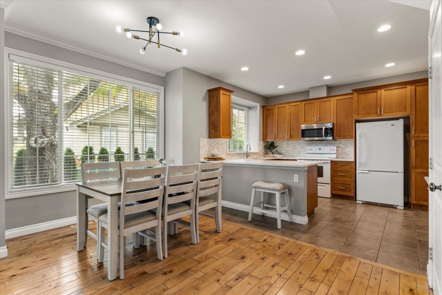 42 45545 TAMIHI WAY, Garrison Crossing