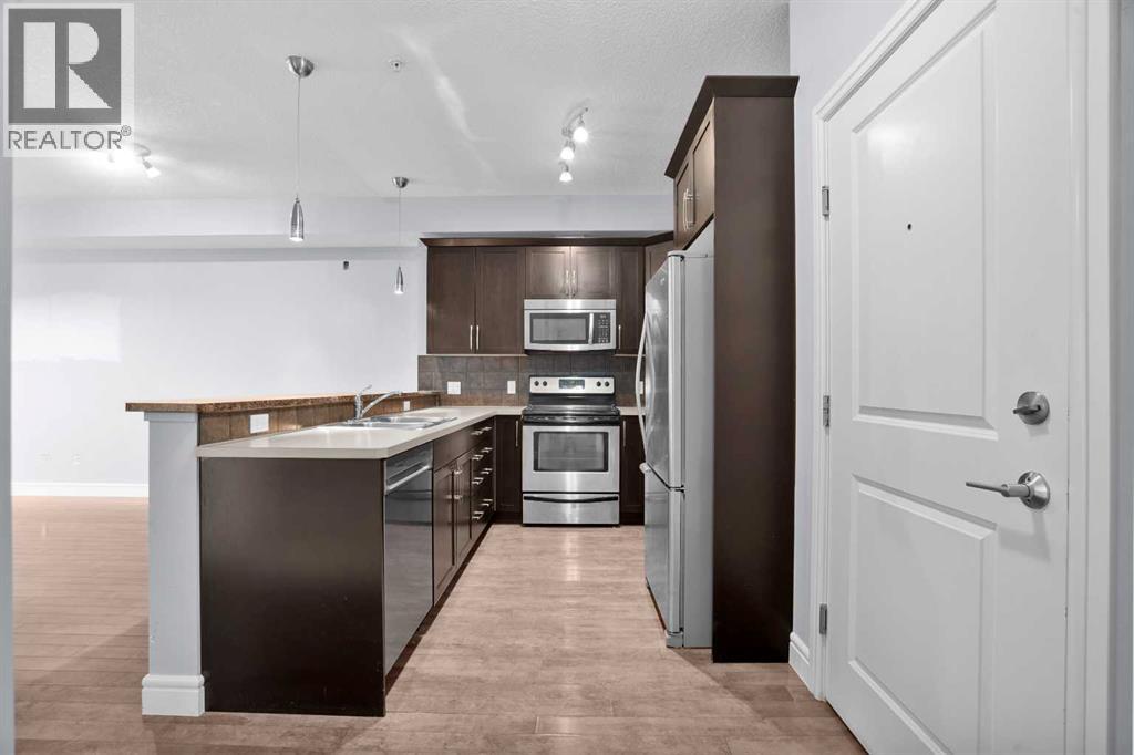3103, 15 Sunset Square NE