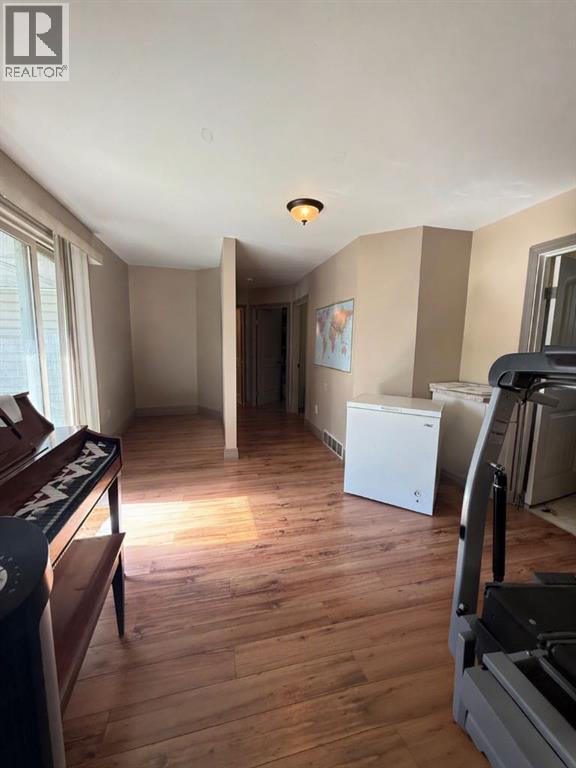 1404, Railway Avenue