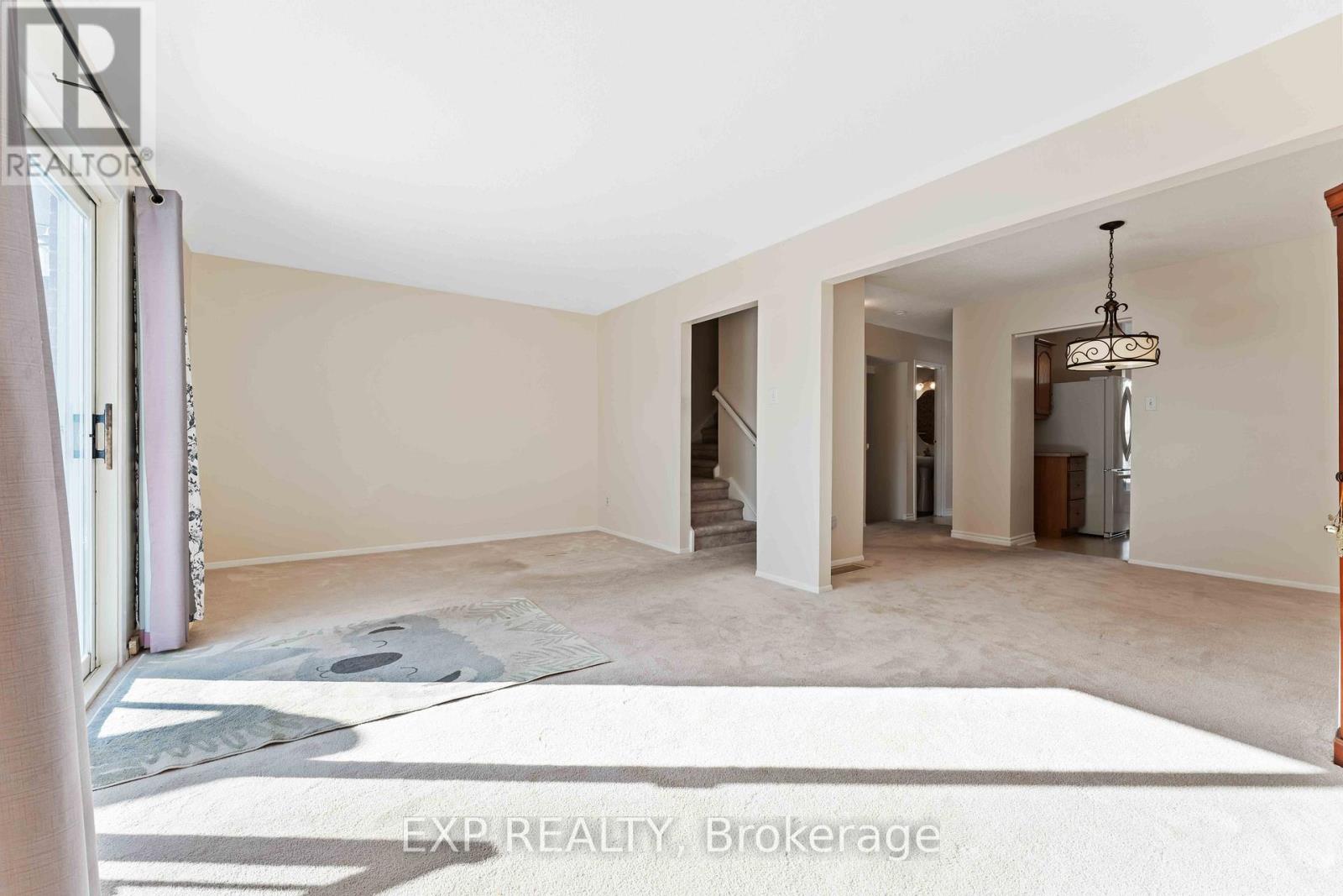 38 - 820 CAHILL DRIVE W
