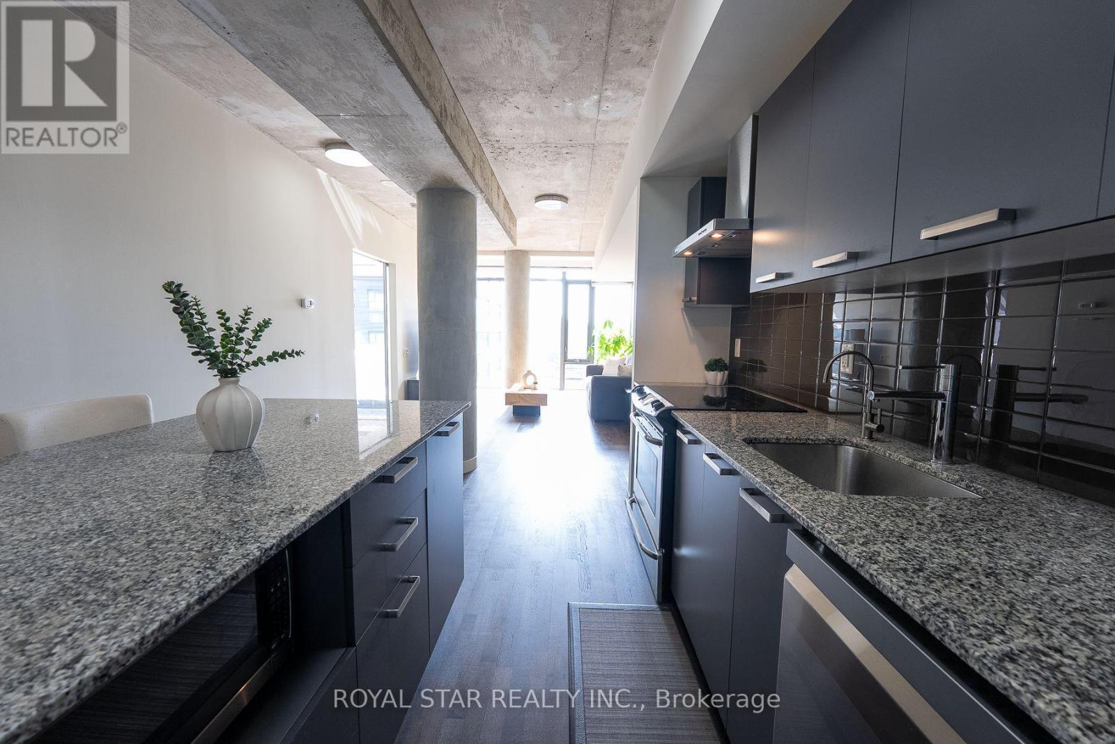 623 - 95 BATHURST STREET