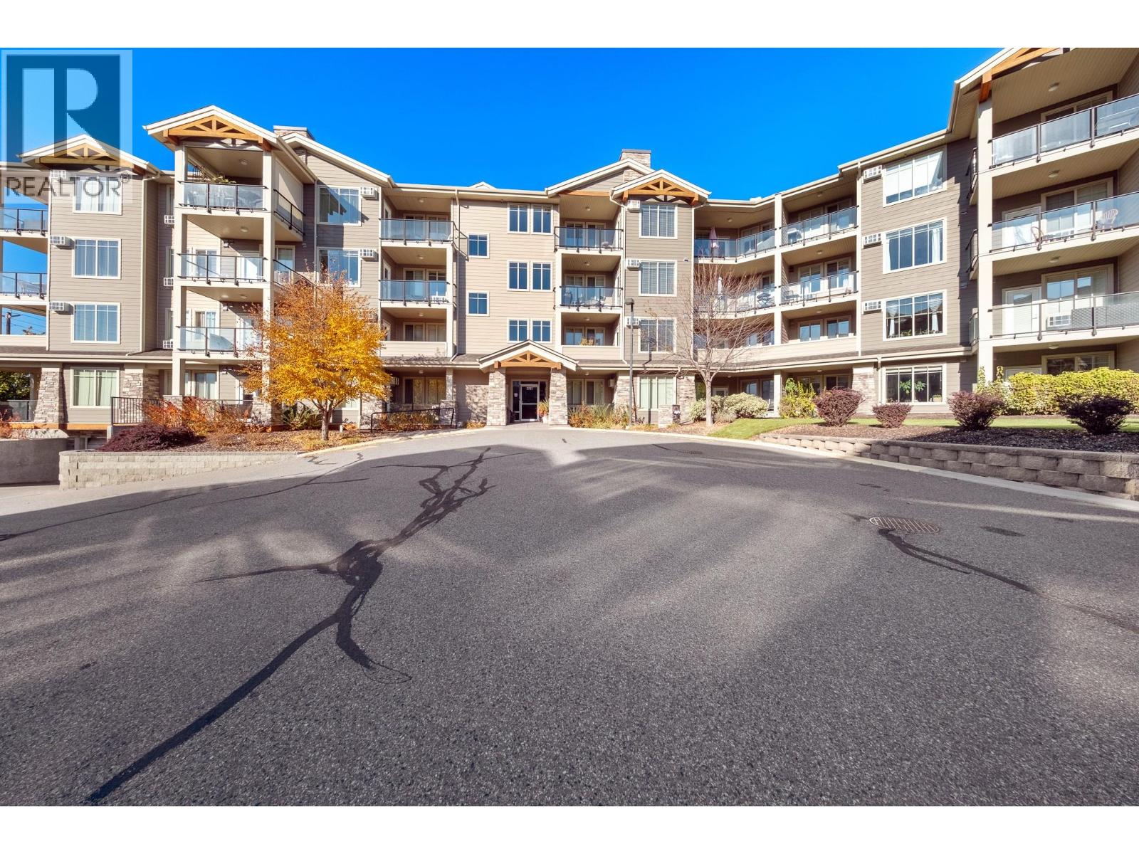 3731 Casorso Road Unit# 106