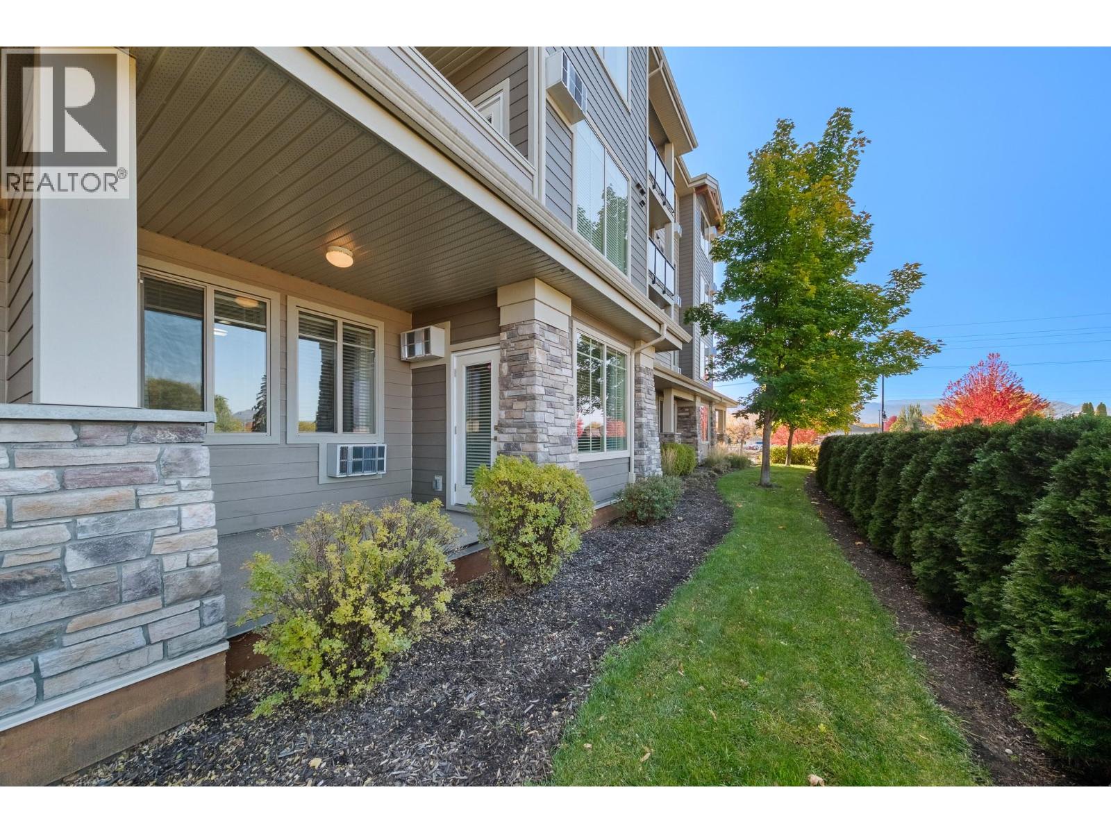3731 Casorso Road Unit# 106