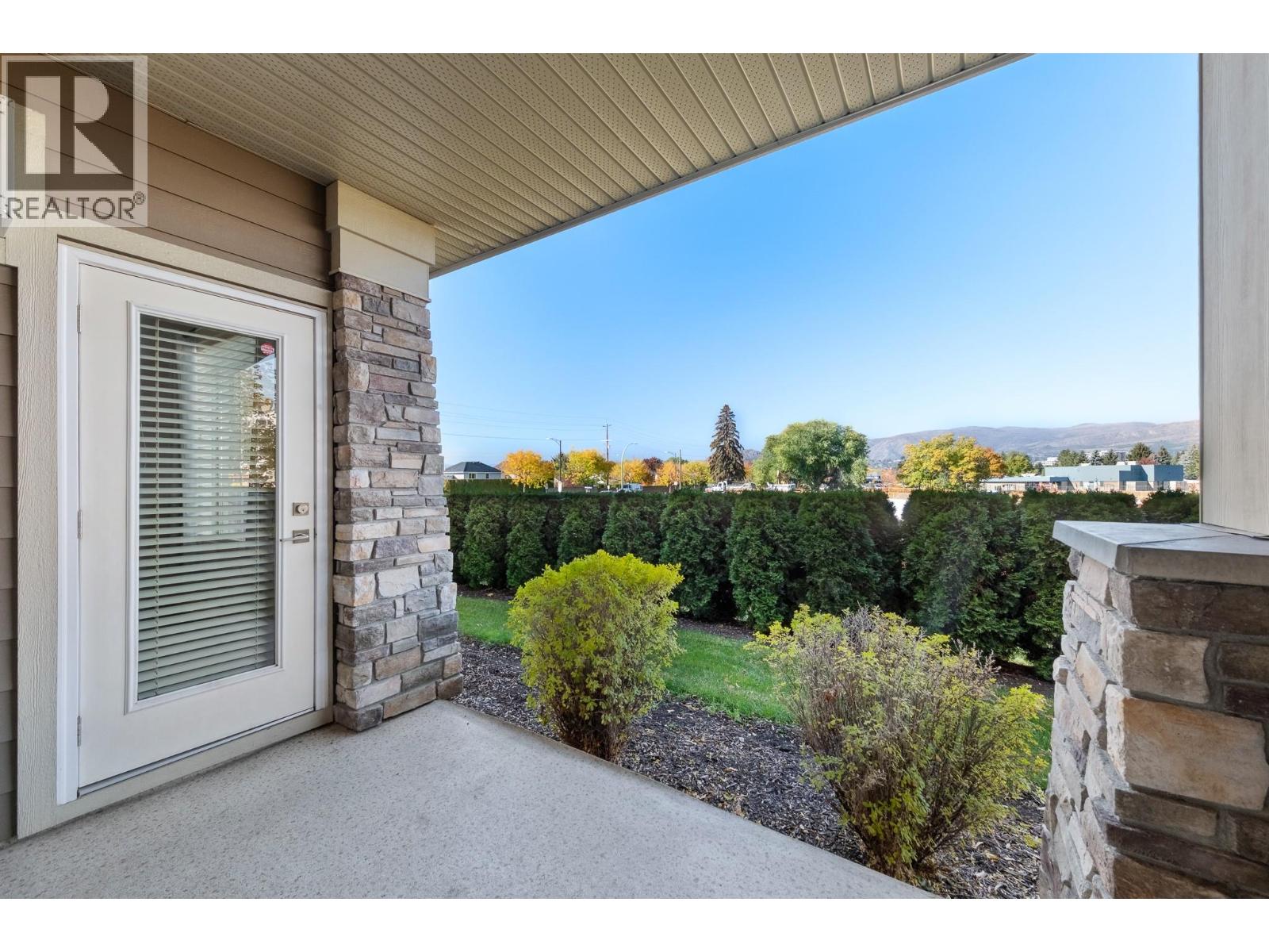 3731 Casorso Road Unit# 106