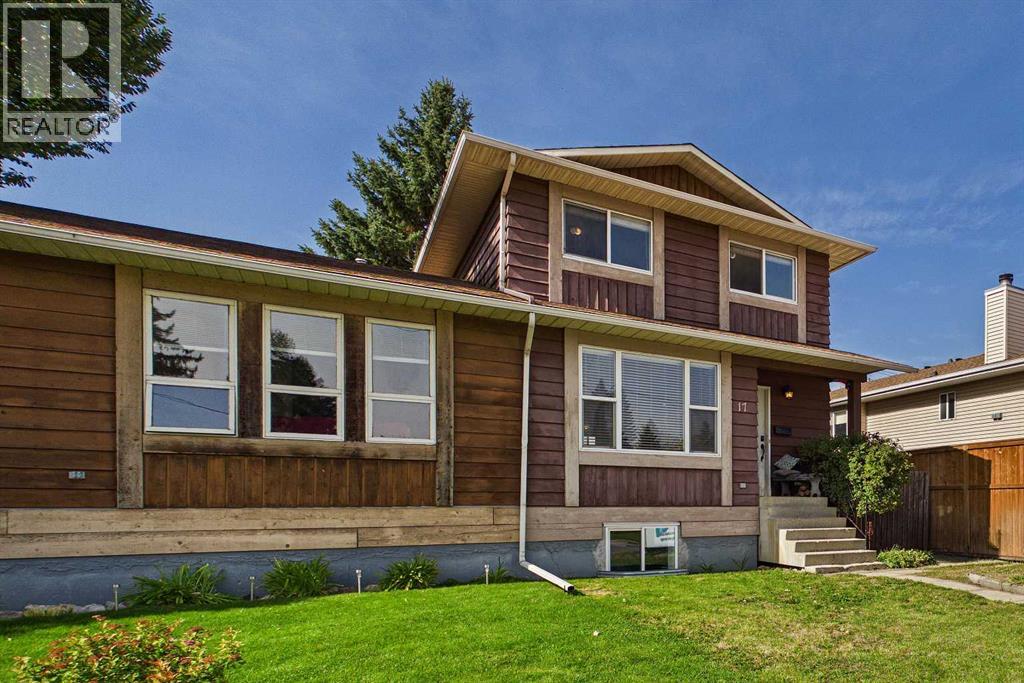 17 Deermeade Road SE