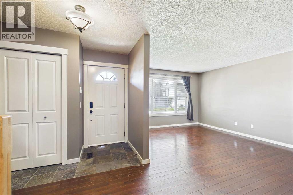 17 Deermeade Road SE