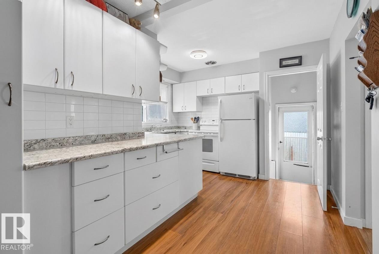 15711 84 AV NW