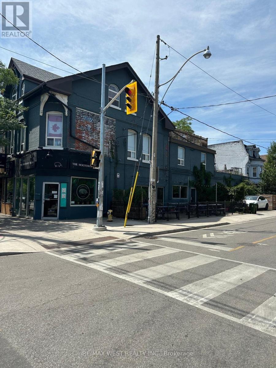 382 COLLEGE STREET