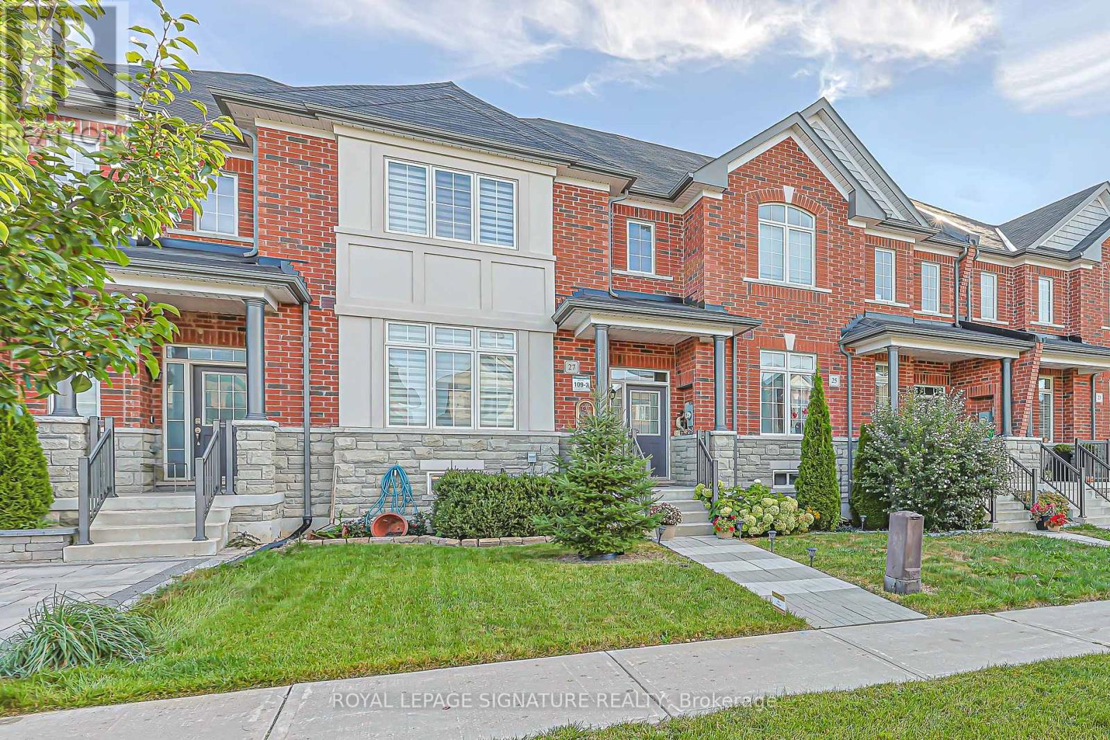 27 BEECHBOROUGH CRESCENT