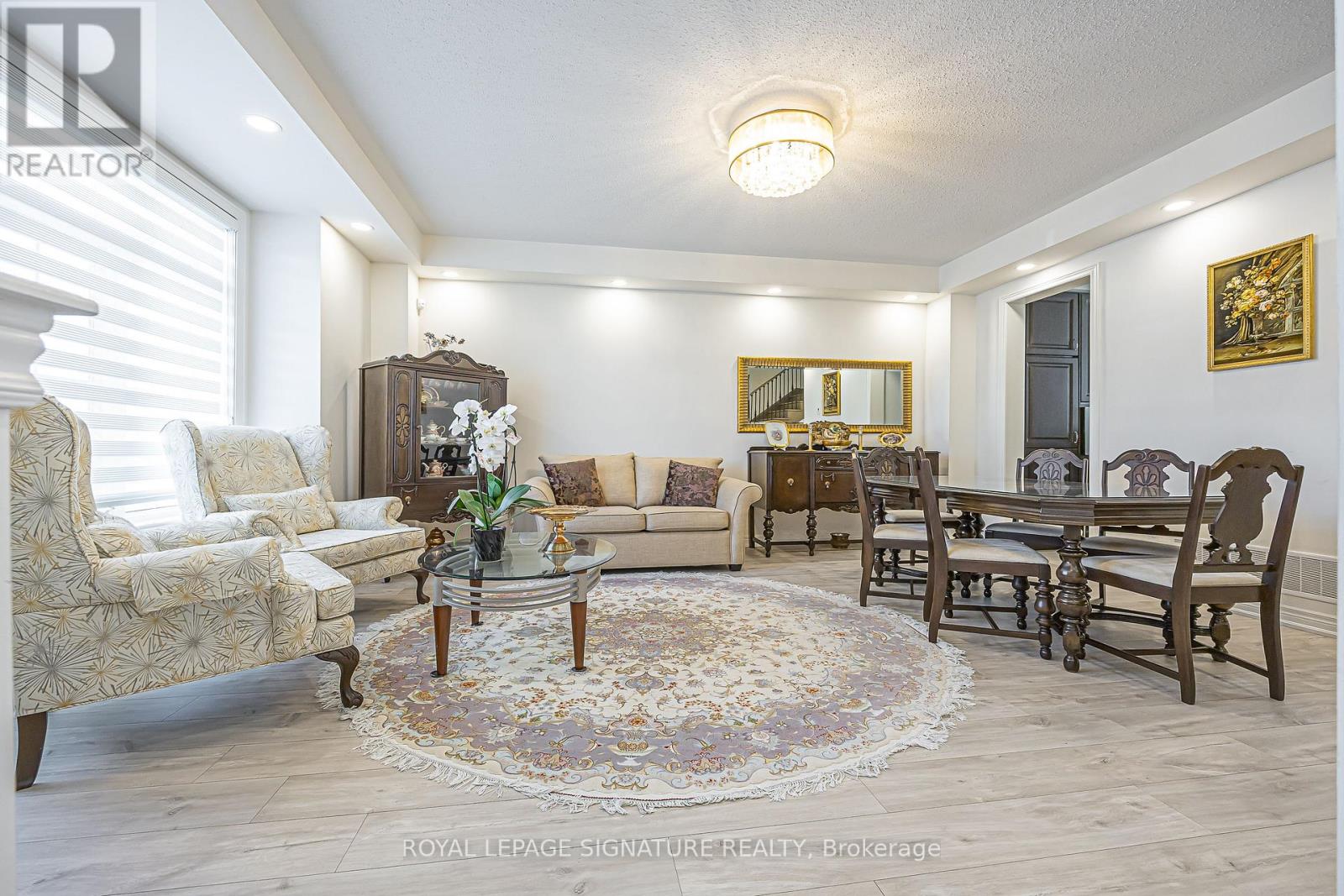 27 BEECHBOROUGH CRESCENT