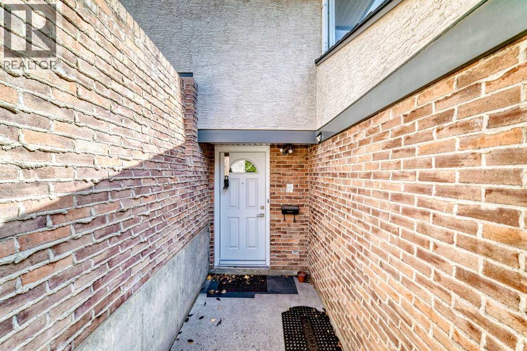 410 Brae Glen Crescent SW