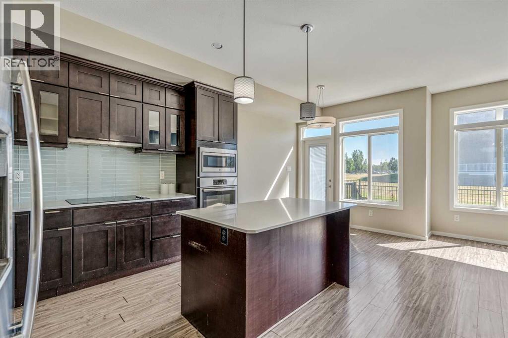 3, 462 Highlands Boulevard W