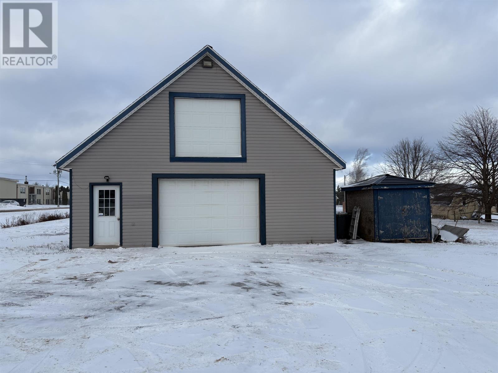 35 MAIN Drive - Photo 2