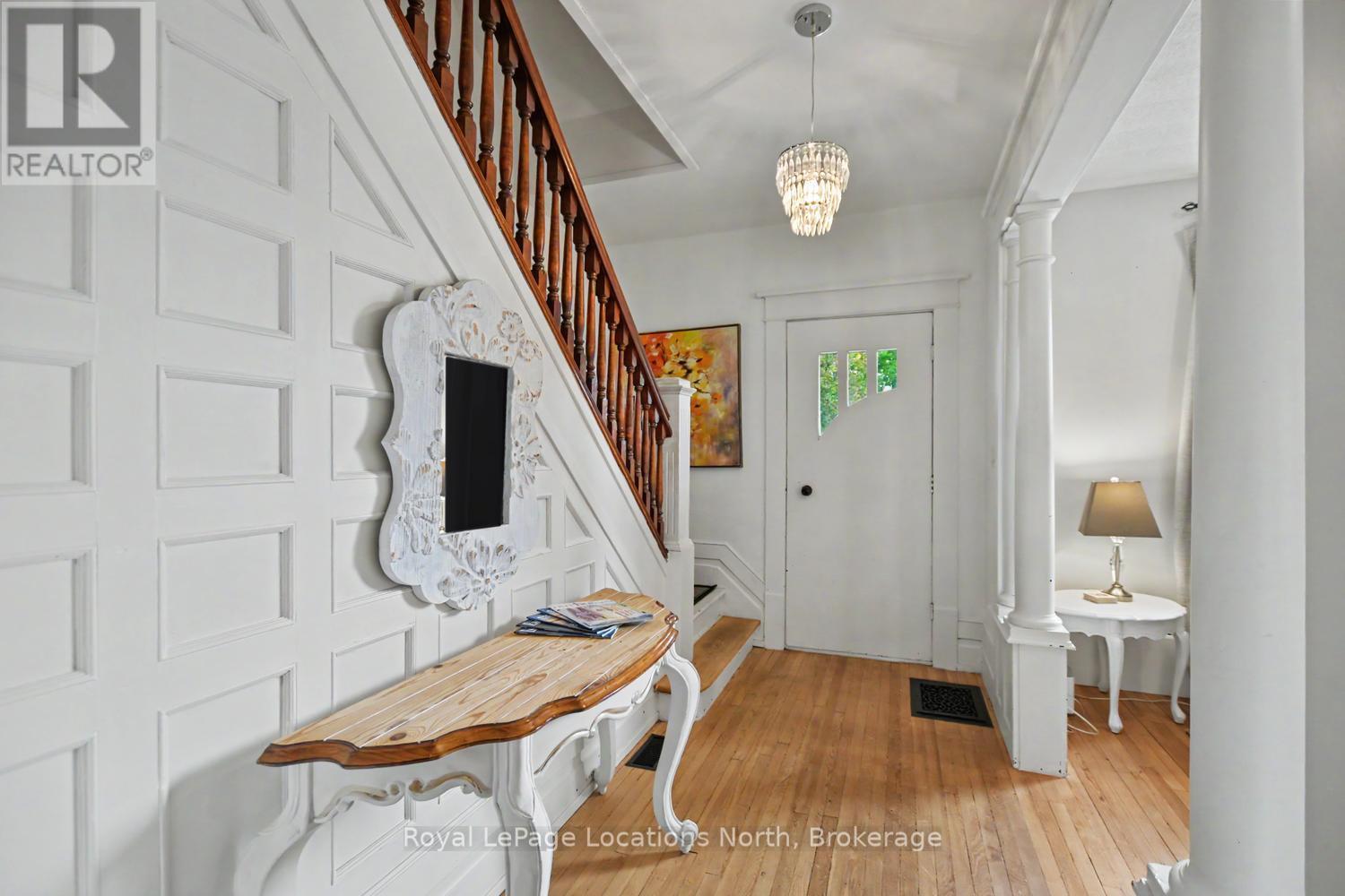 135 MARSHALL STREET E