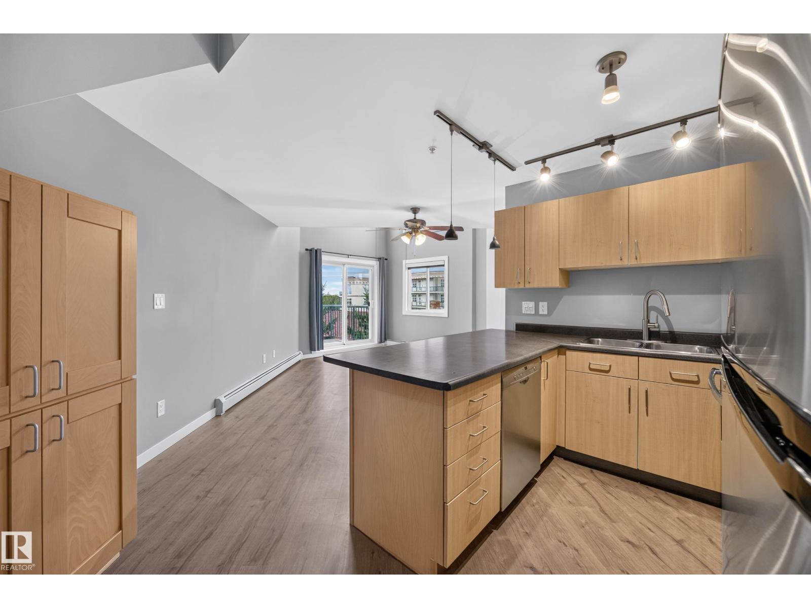 #405 10118 95 ST NW