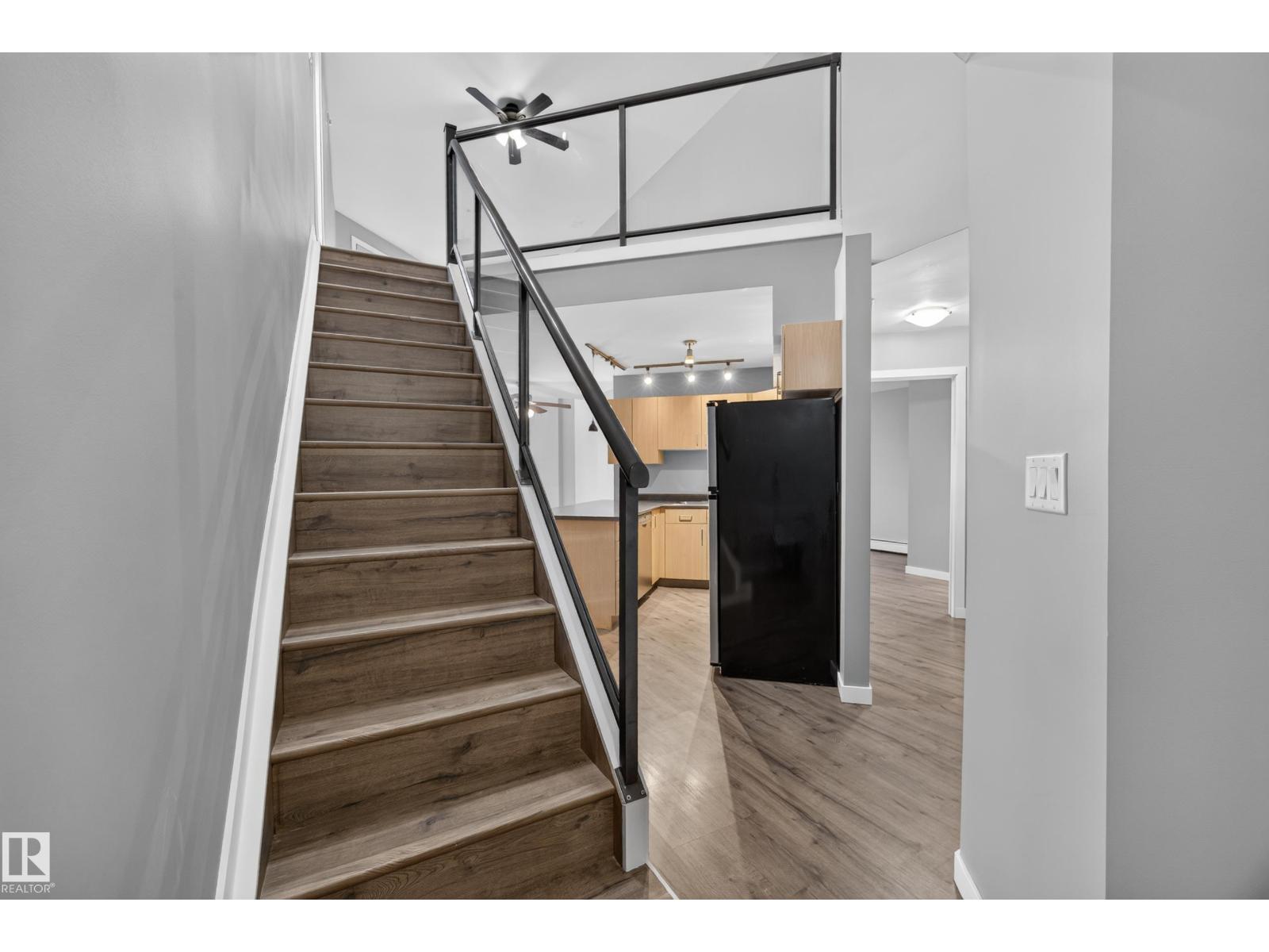 #405 10118 95 ST NW
