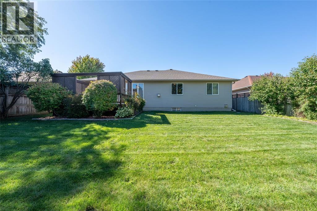 302 PARKSIDE DRIVE - Photo 2