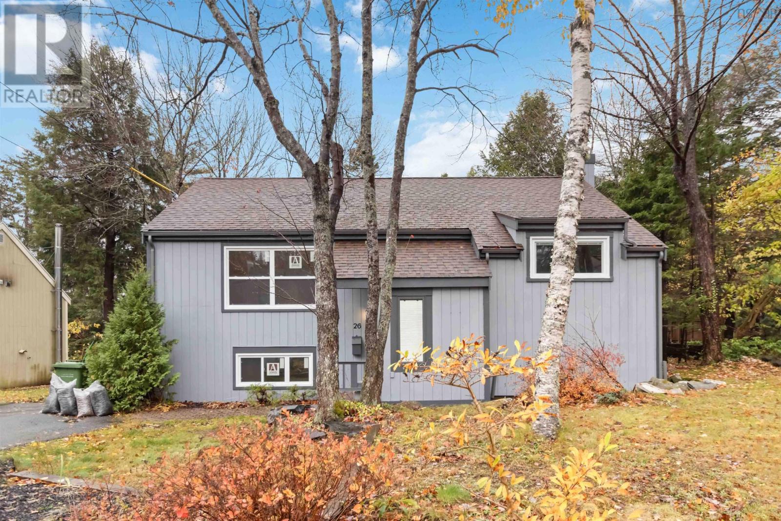 26 Village Crescent - Photo 2