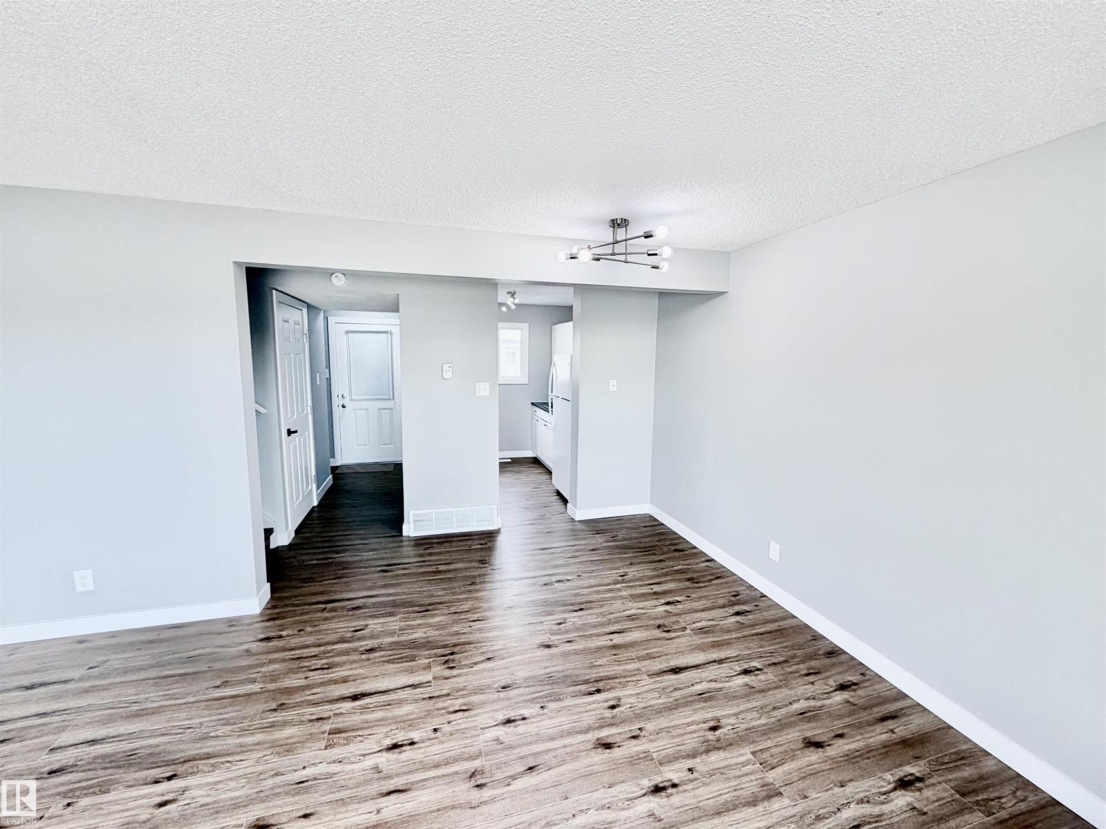 11430 139 AV NW