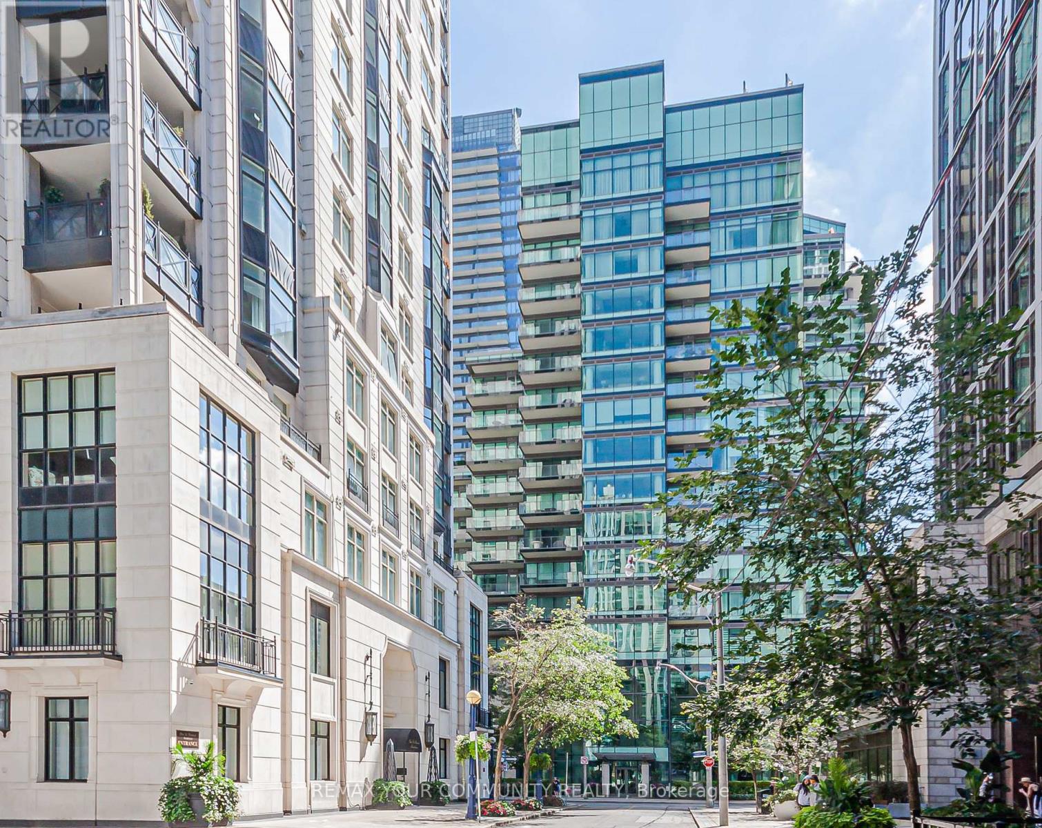 902 - 77 CHARLES STREET W