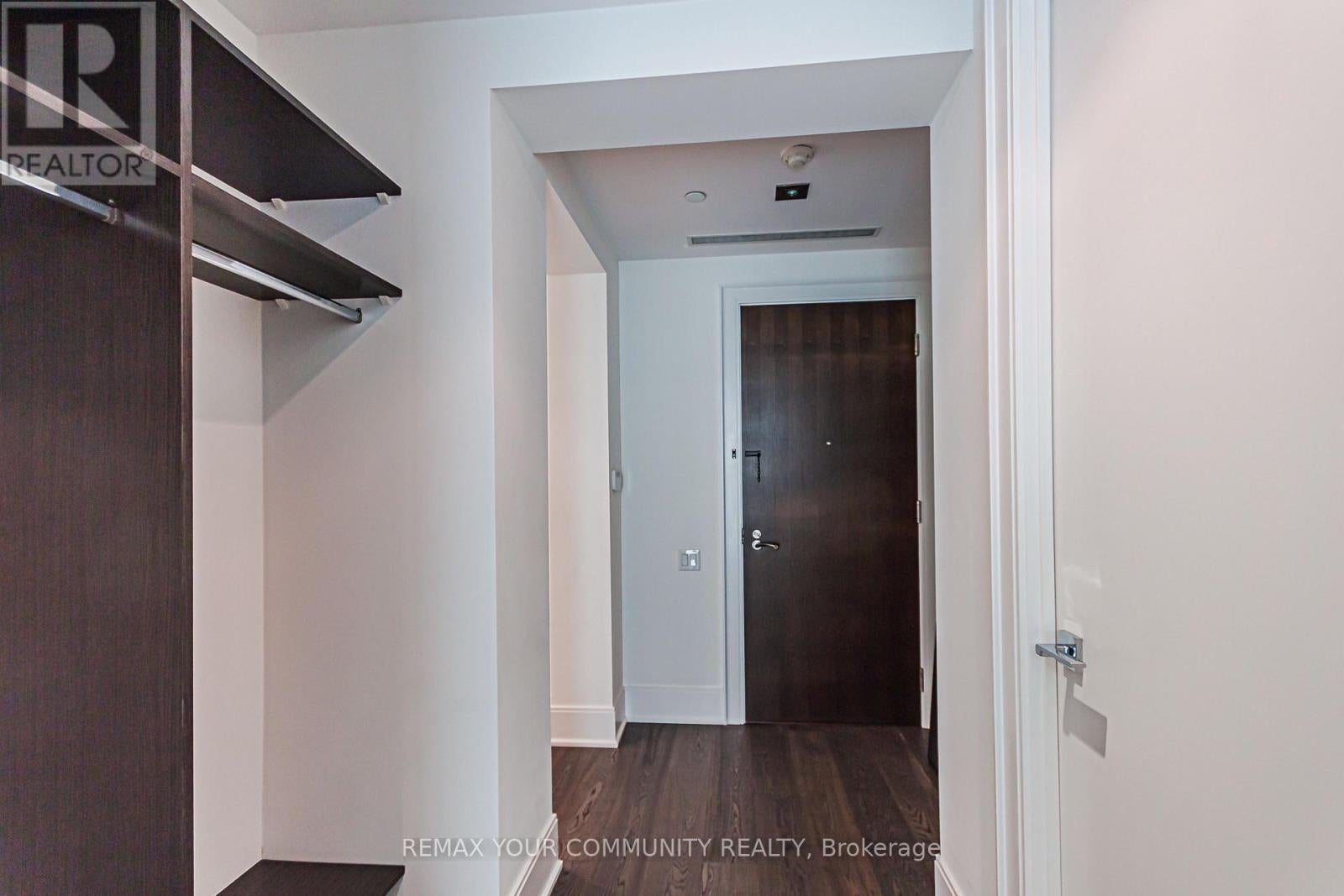 902 - 77 CHARLES STREET W