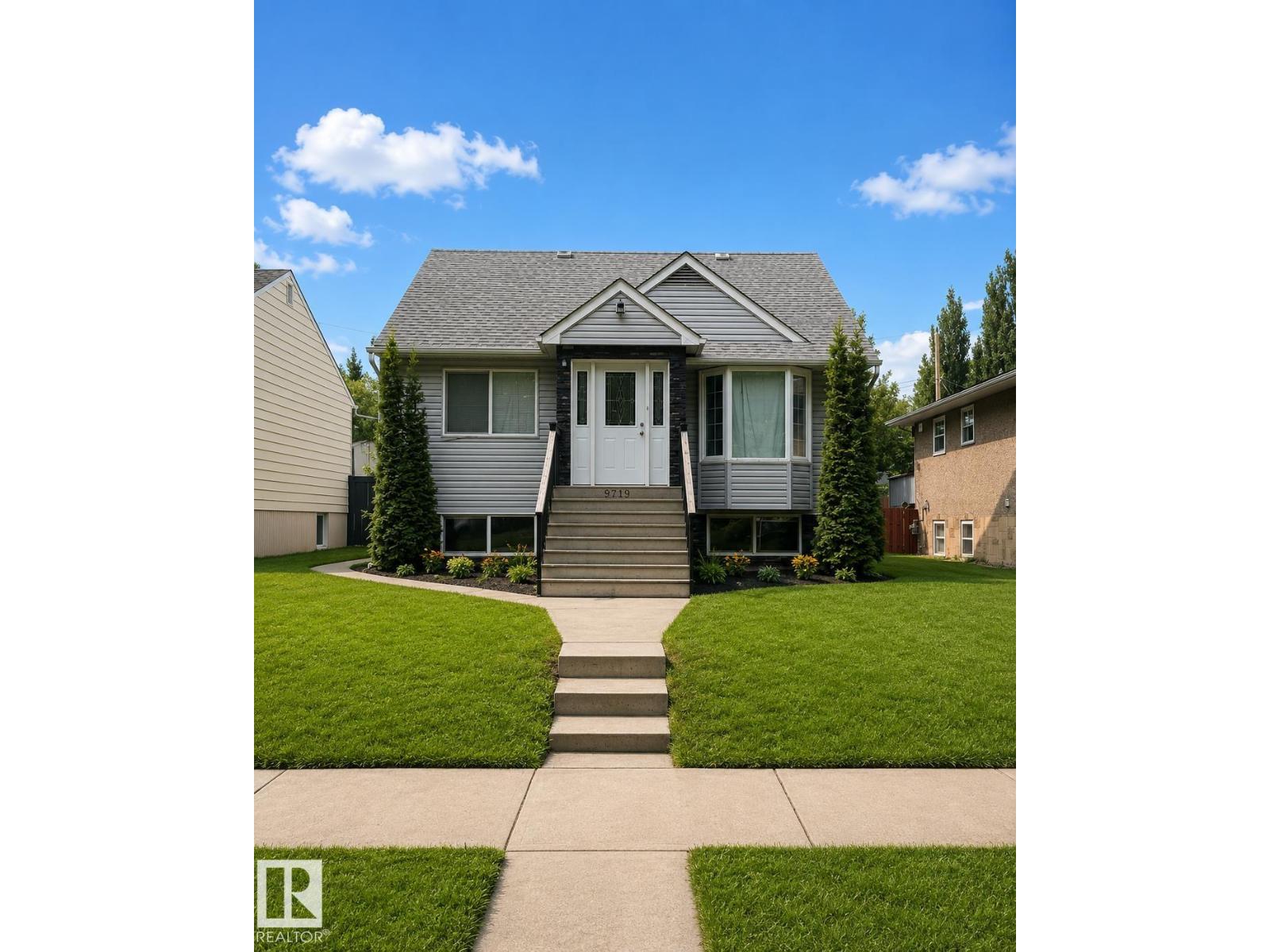 9719 71 AV NW