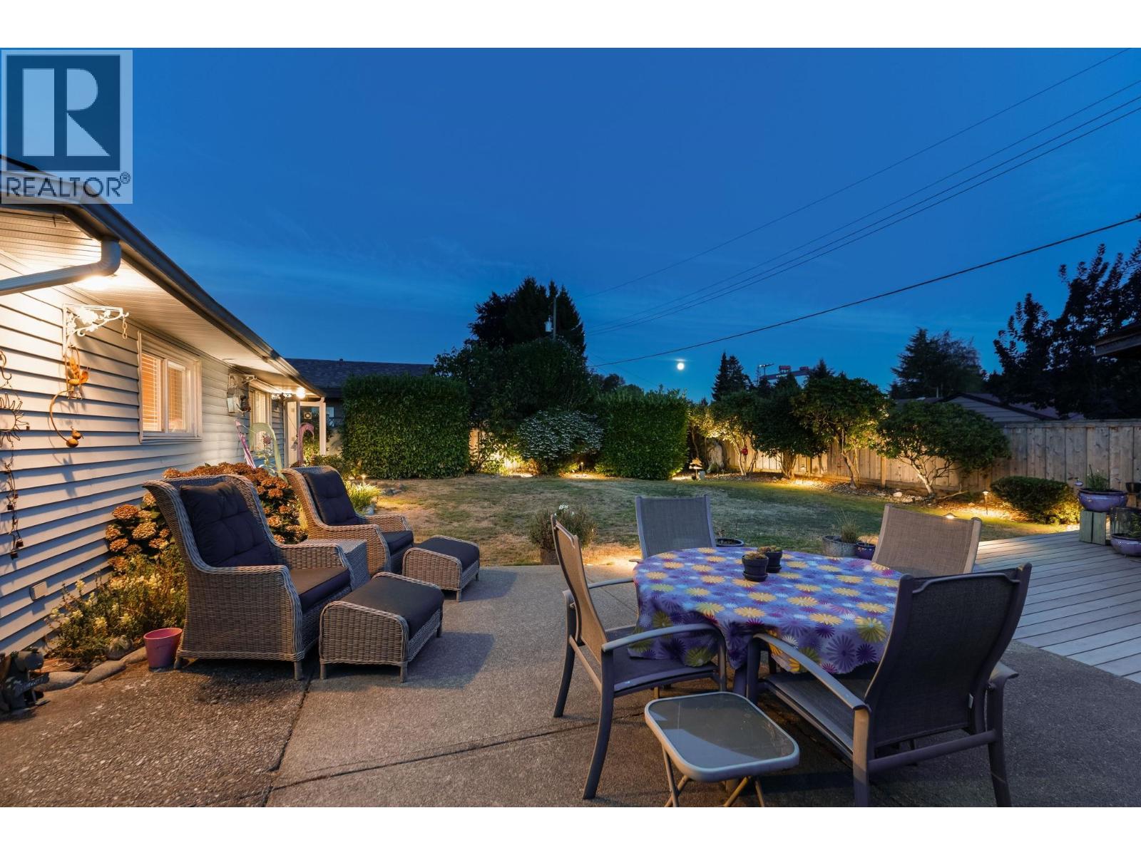 1283 PINEWOOD CRESCENT