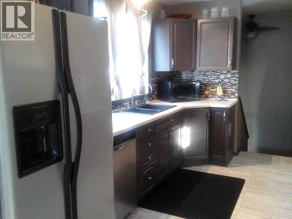 712 3 Avenue - Photo 4