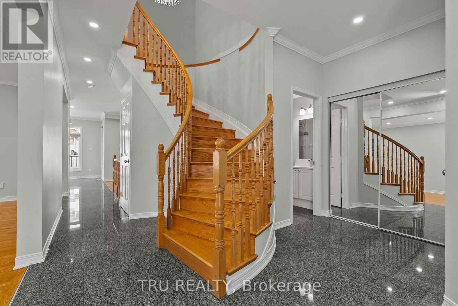 27 UPMINSTER WAY