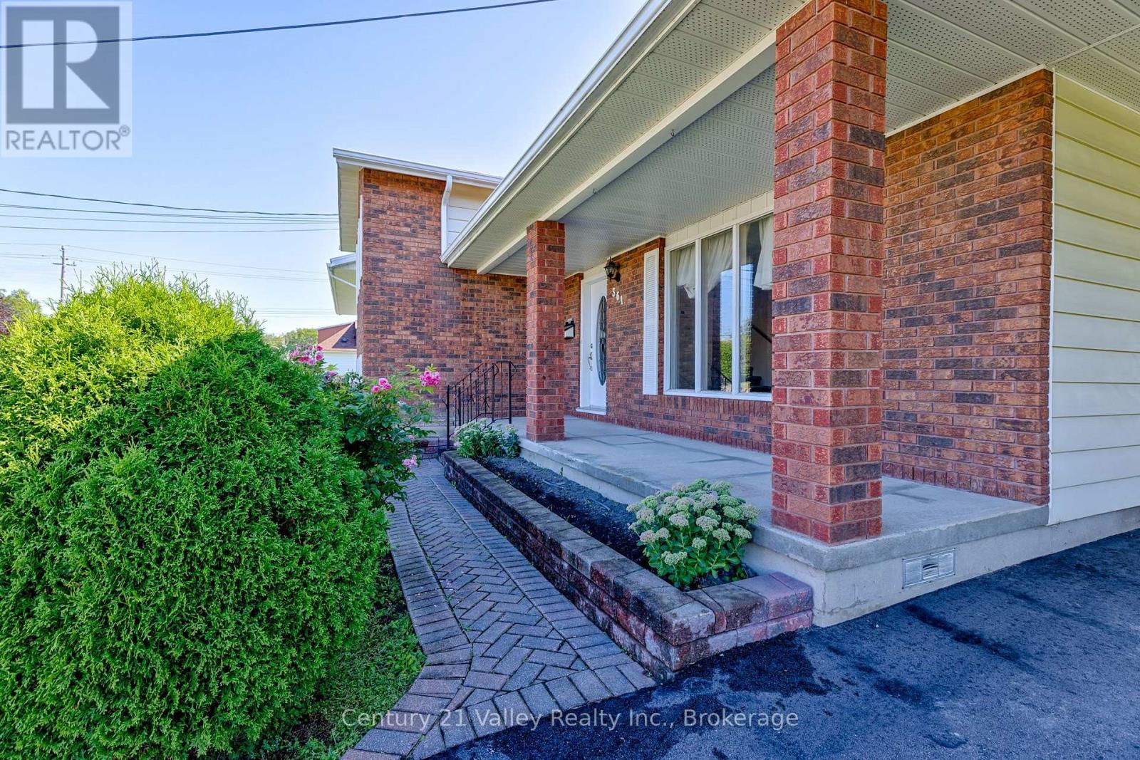 361 SIDNEY AVENUE E