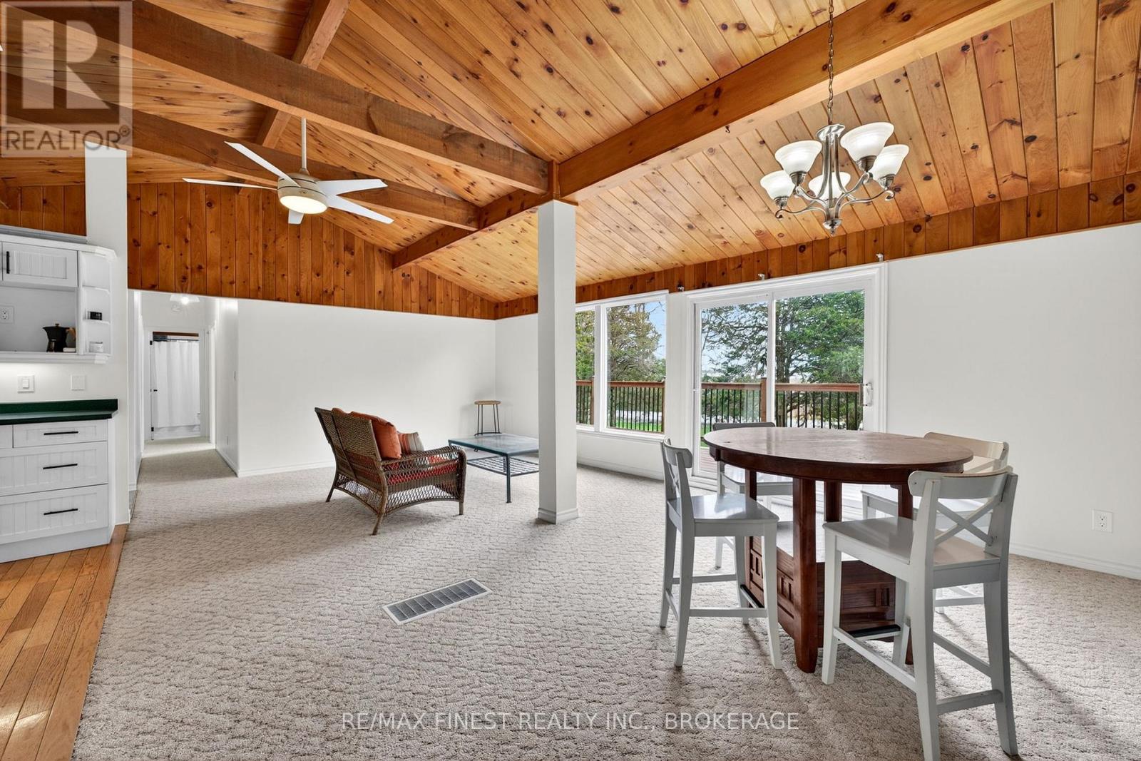8 SUNRISE COURT