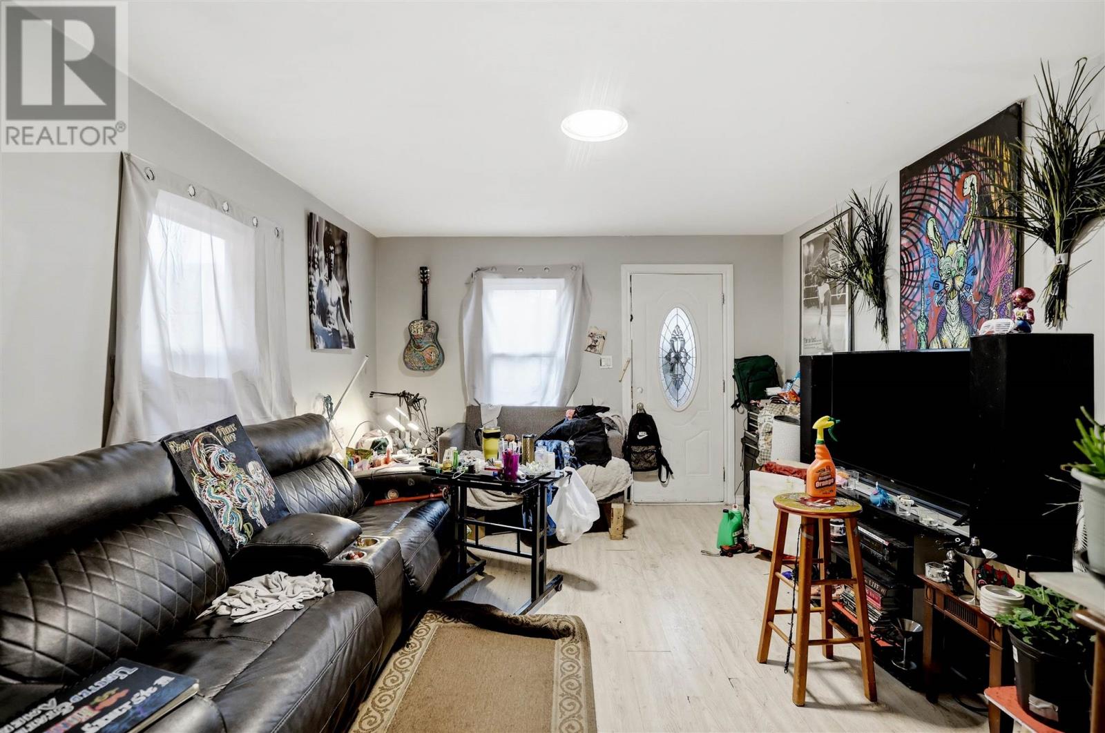 733 McKenzie AVE - Photo 4