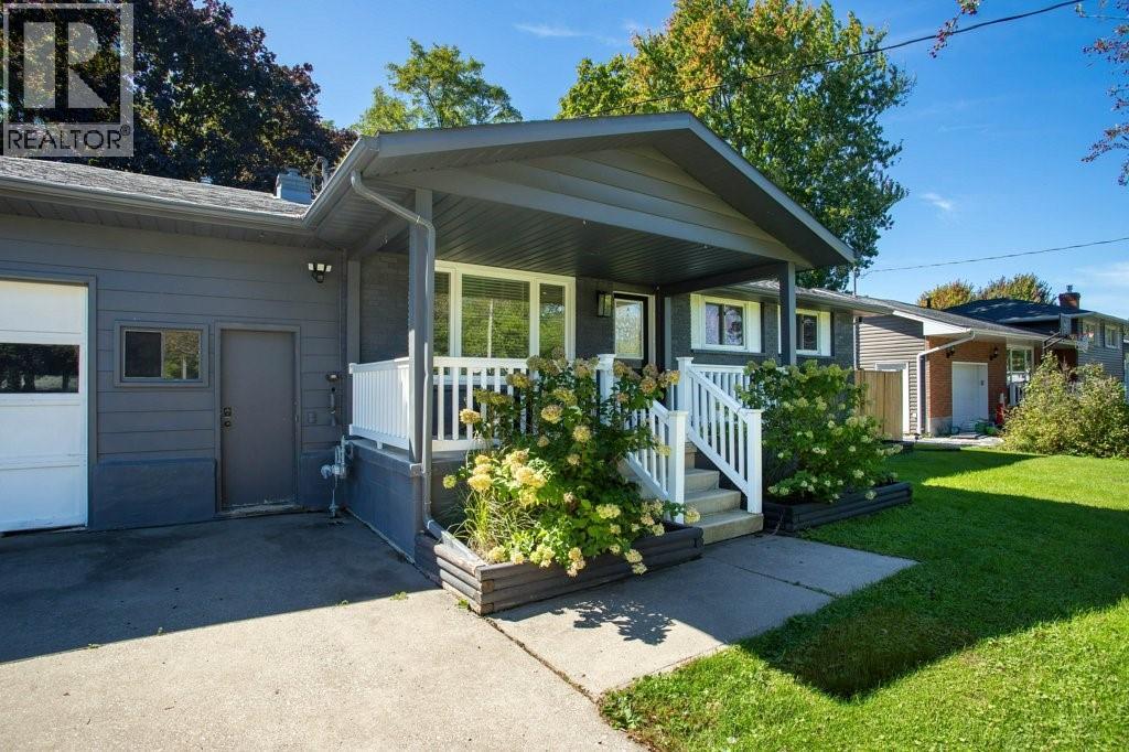 3549 Egremont ROAD