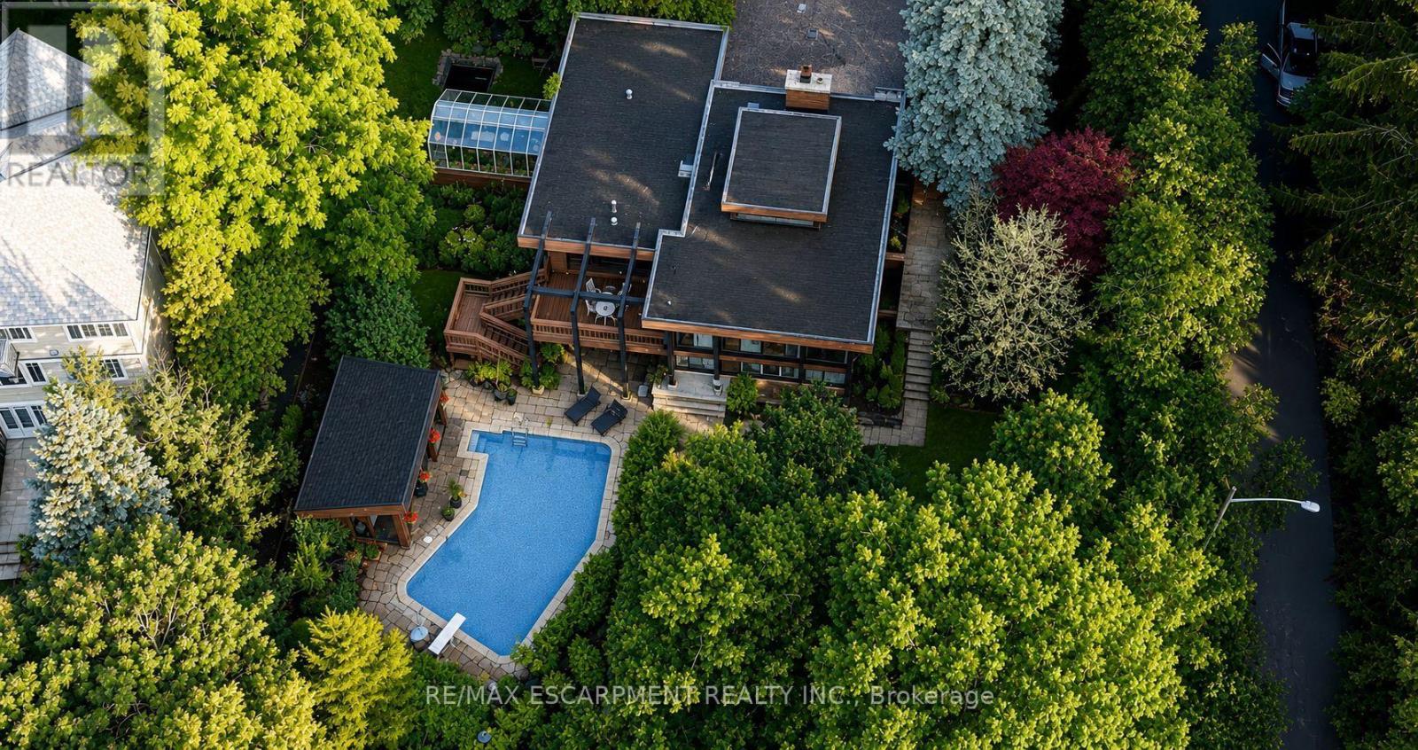 10 BROOKFIELD ROAD