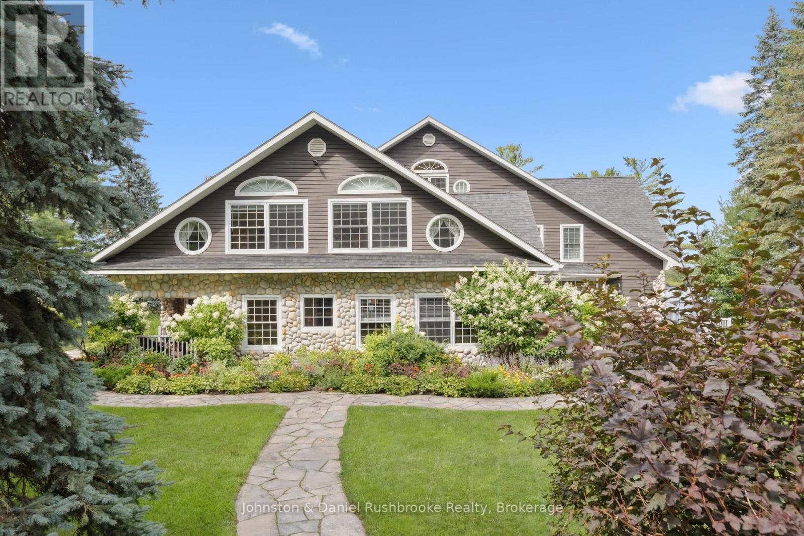 9 - 1167 ARMSTRONG POINT ROAD