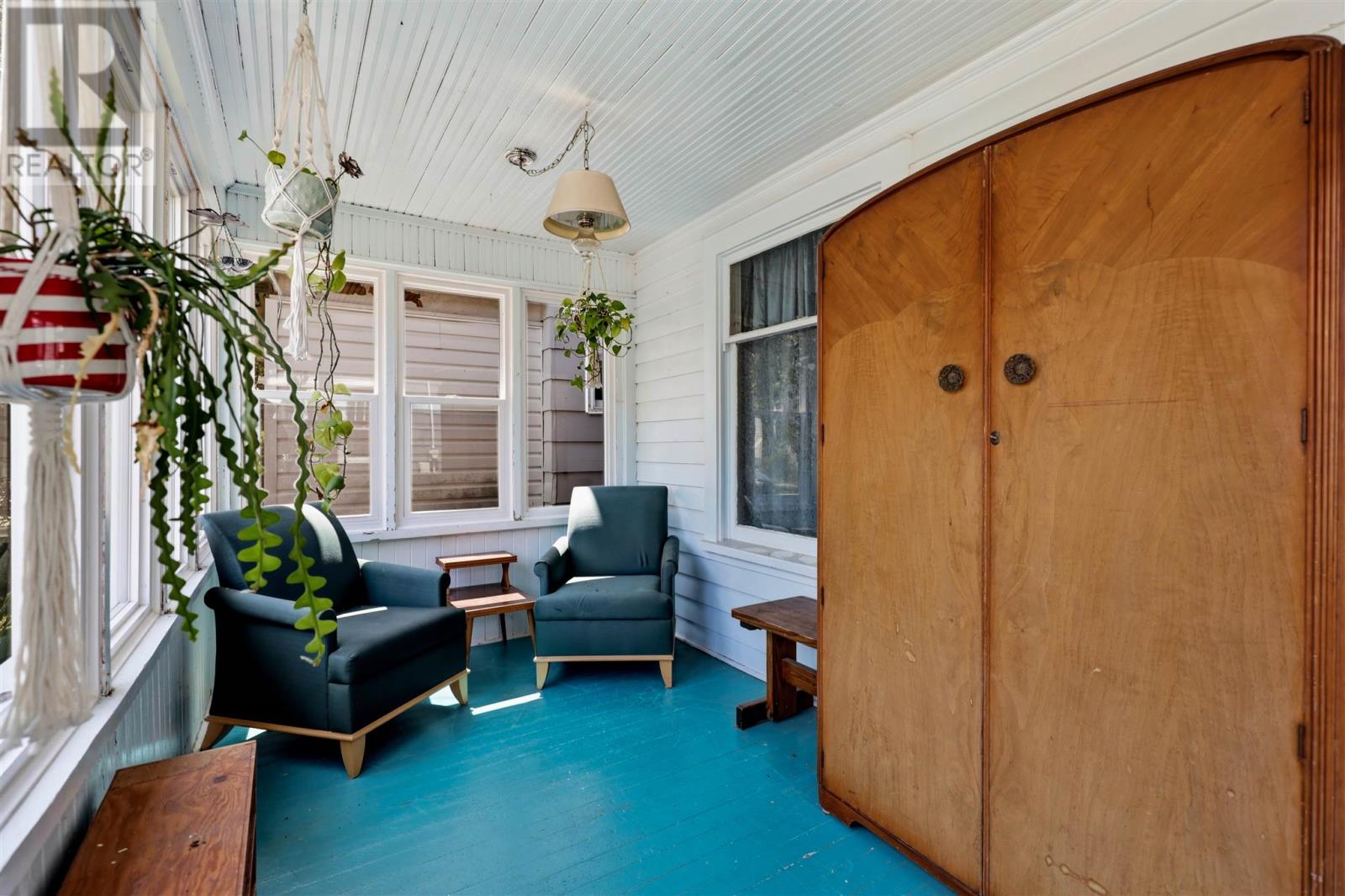 317 Wilson ST - Photo 3