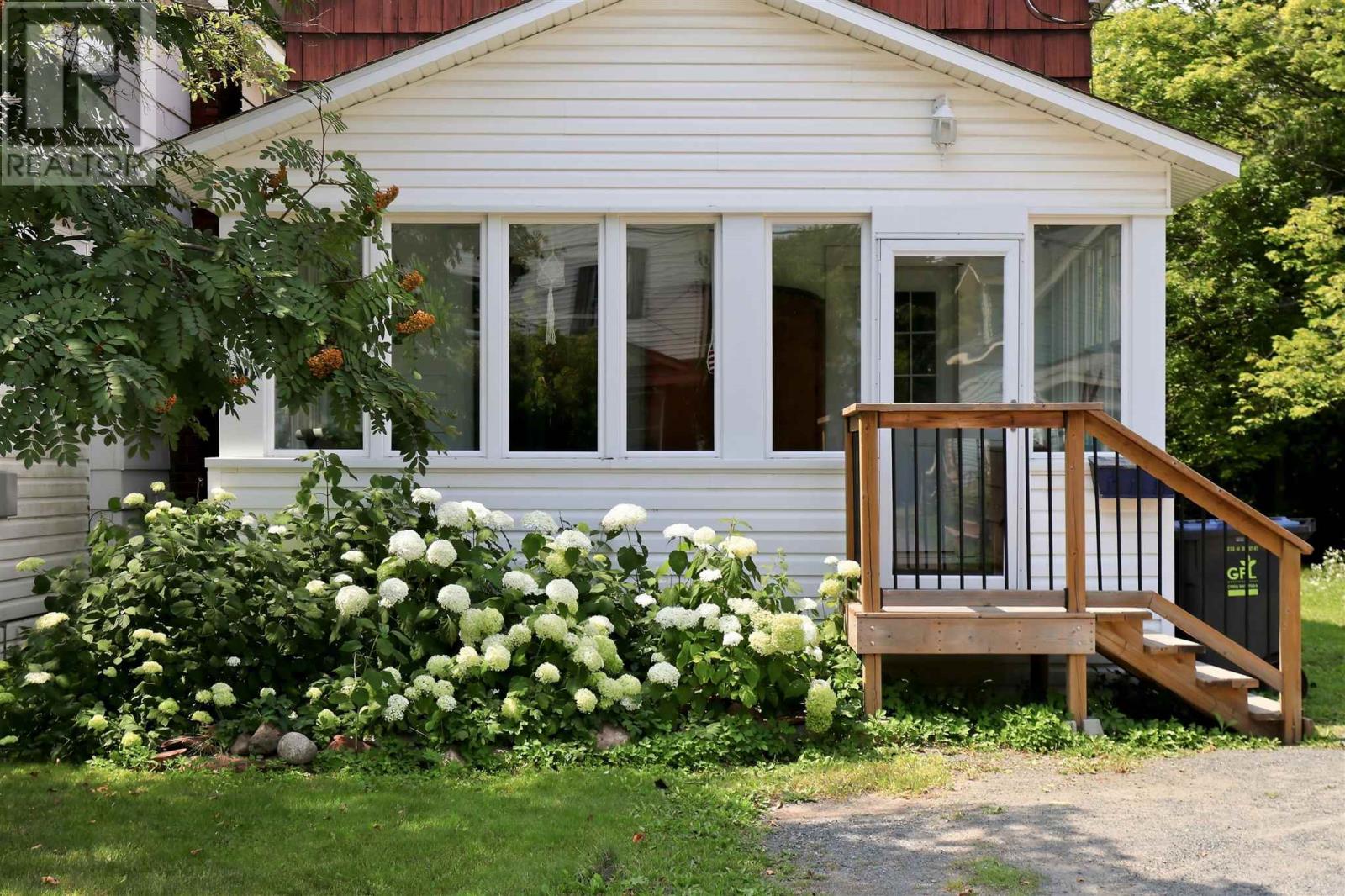 317 Wilson ST - Photo 2