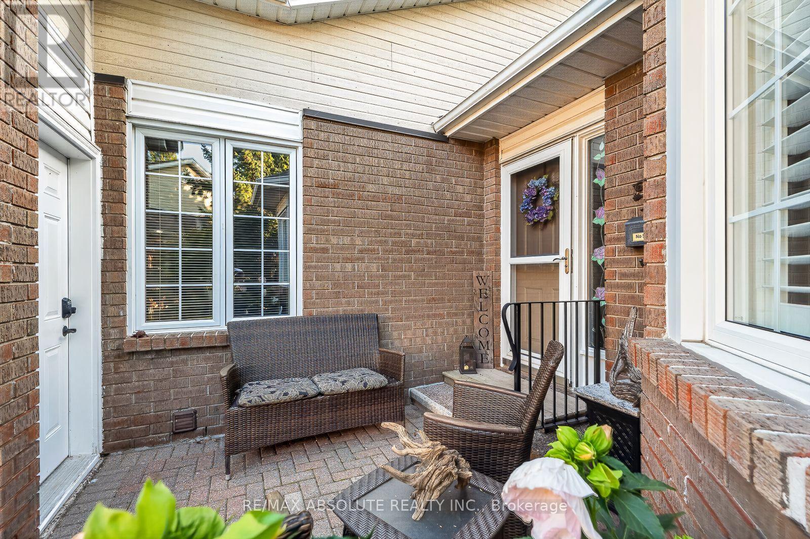 12 OYSTER BAY COURT
