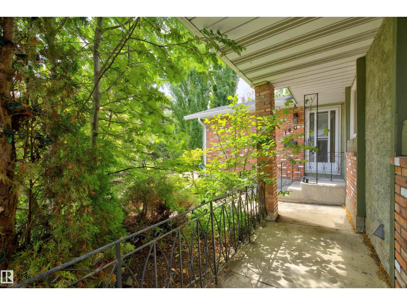 140 GREENGROVE AV