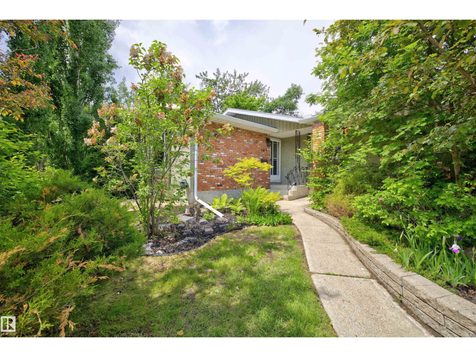 140 GREENGROVE AV