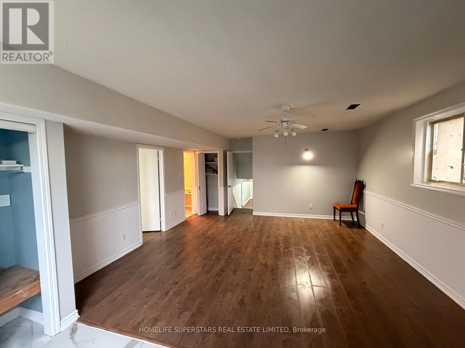 2 HODDLE CRESCENT