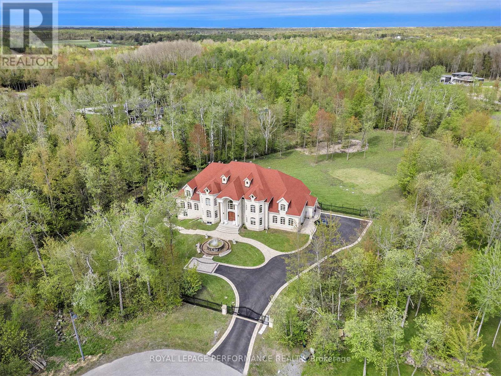 1413 BLACKHORSE COURT