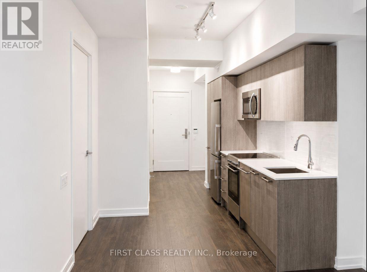 606 - 28 WELLESLEY STREET E