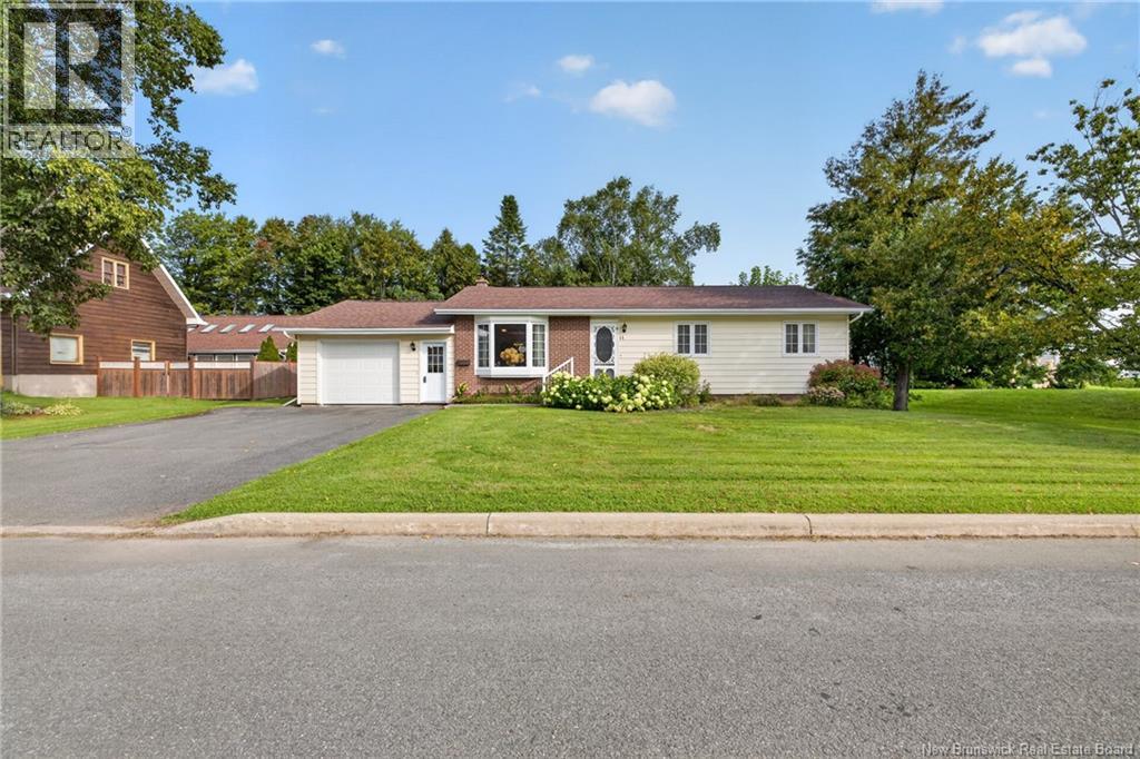 11 WALKER CRESCENT, CAMPBELLTON, NB E3N 3N7 - Image 331014350.jpeg?d=l