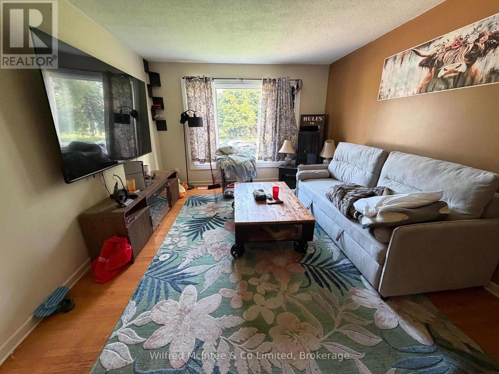 2 PARKVIEW COURT